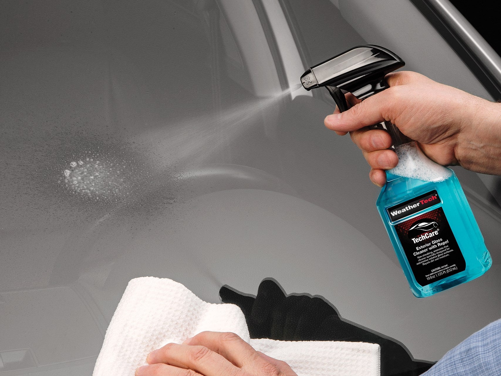 TechCare Exterior Glass Cleaner with Advanced Water Repellency