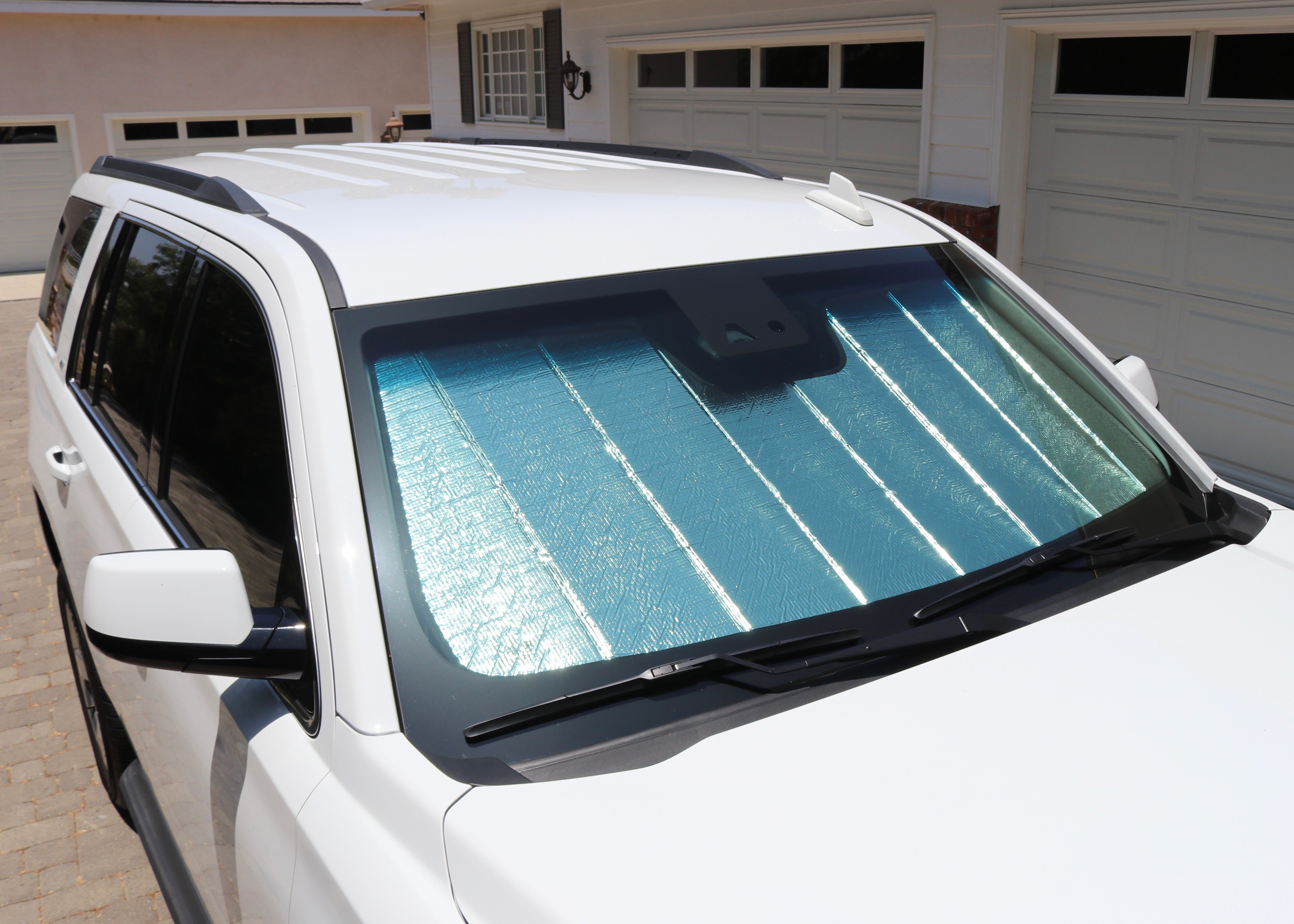 Stay Cool on the Go with Trifold Sun Shades - Ultimate UV Protection for Your Vehicle